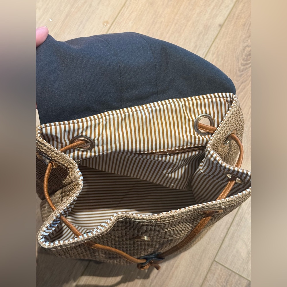 Brown‎ and Tan Woven Backpack - Picture 4 of 5